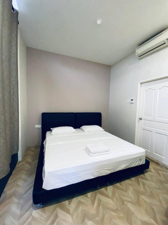 Z Hotel Malacca Exteriör bild